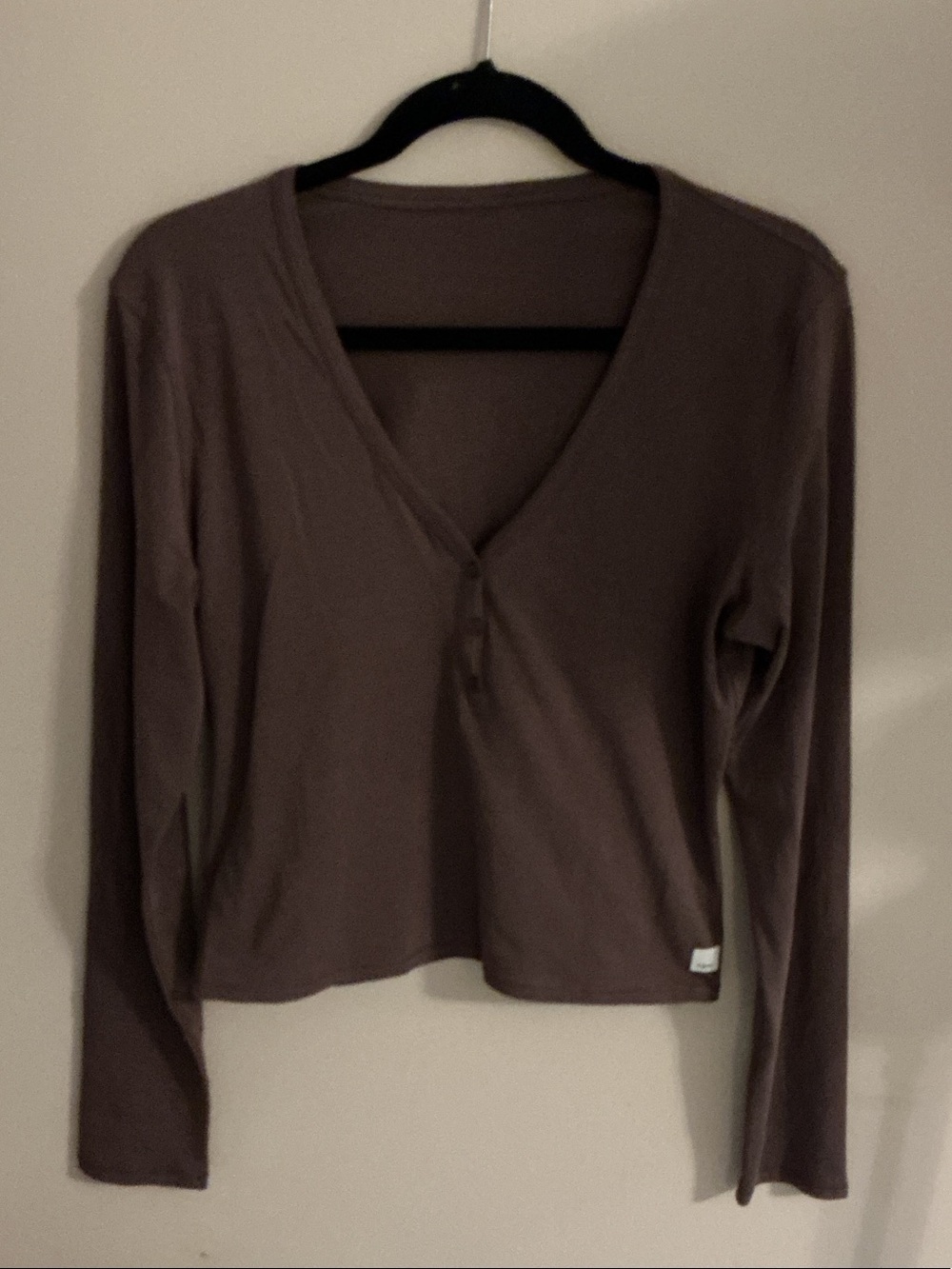 Vuori Long Sleeve V-Neck Top in Mauve Brown